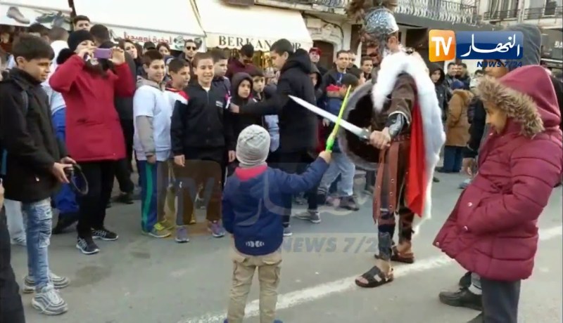 شاهد أزياء تنكرية في إحتفالات يناير بالعاصمة