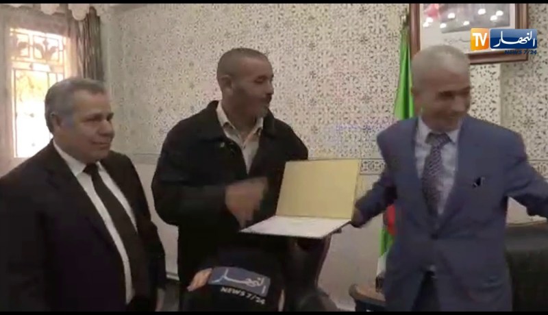 والي معسكر يتكفل بحالة “ناريمان” ويمنح عائلتها إعانة بناء ريفي ومساعدة مالية