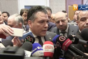 بوشارب: الافلان  والجزائر لا يزلان يحتاجان إلى الرئيس بوتفليقة
