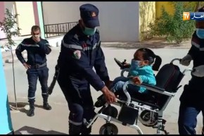 النعامة: أعوان الحماية المدنية يساعدون مواطنة من ذوي الاحتياجات الخاصة ببلدية العين بن خليل