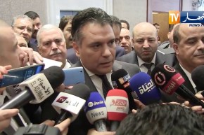 بوشارب: قرار إختيار رئيس للمجلس الأمة هو في يد الرئيس بوتفليقة