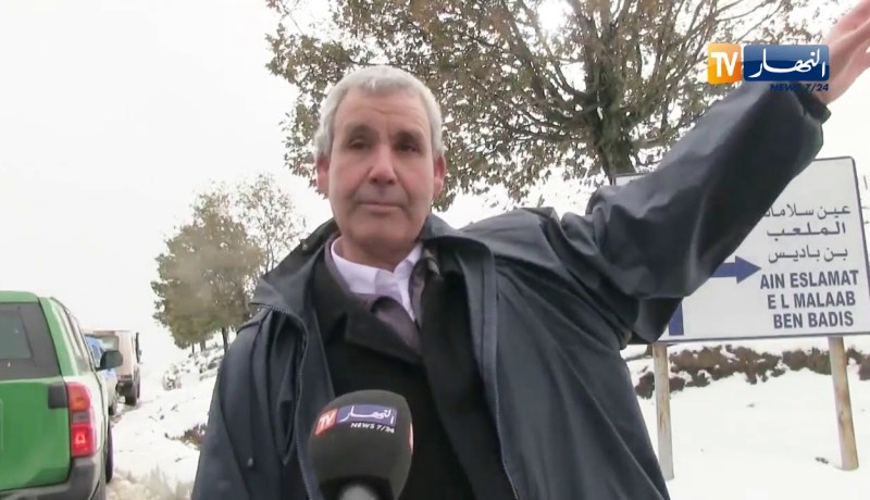 سكيكدة: طرقات مغلقة وعائلات محاصرة بالجهة الجنوبية بسبب تساقط الثلوج