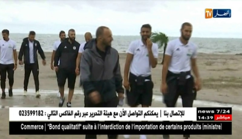 لاعبو الخضر يقومون بجولة إسترخائية بجوار فندق إقامتهم