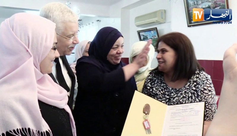 مجتمع: بعد 19 سنة في دار العجزة.. السيدة عايدة تستفيد من سكن إجتماعي