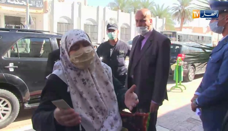 غرداية: شاهد ما قالته سيدة لوالي غرداية بخصوص الرئيس والجزائر الجديدة