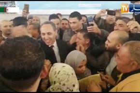 هكذا كان لقاء سكان بسكرة مع “ميهوبي” عقب نهاية تجمعه الشعبي