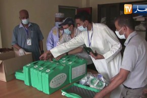 تندوف : جمعية العلماء المسلمين الجزائريين تقدم أجهزة تنفس لمديرية الصحة