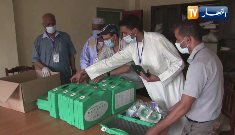 تندوف : جمعية العلماء المسلمين الجزائريين تقدم أجهزة تنفس لمديرية الصحة