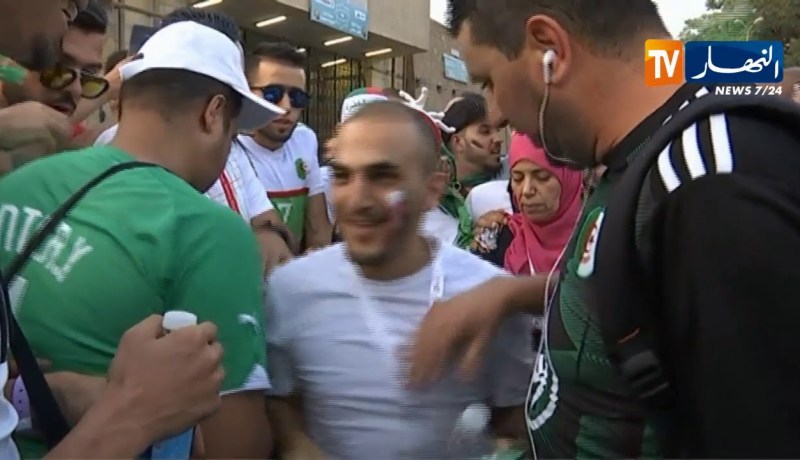 أنصار المنتخب الوطني يتمنون الفوز للخضر من أمام ملعب القاهرة الدولي