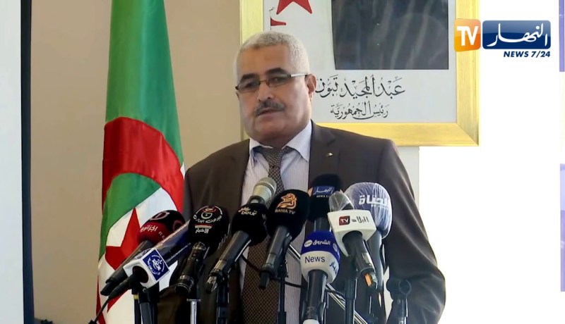 “وزير السياحة : “قطاع الصناعة التقليدية يجب أن نشجعه لكي يزدهر