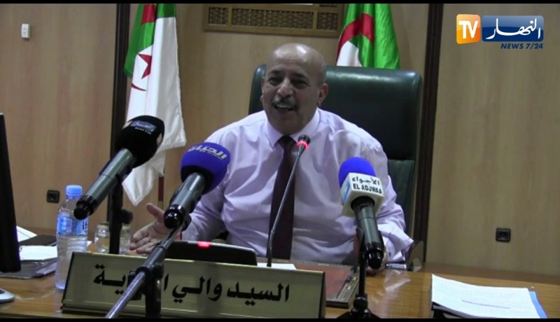 والي الجلفة:  كل من يضرب بمصداقيتي و مصداقية الدولة في التعامل مع انشغالات المواطن ” يذهب إلى بيته”