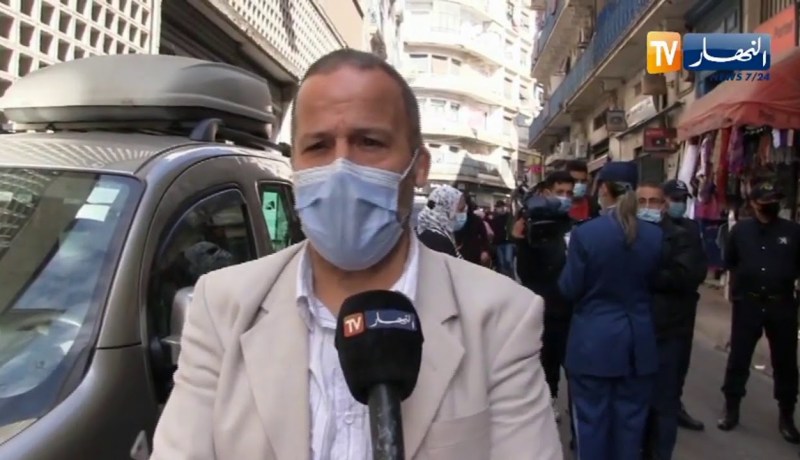 المقاطعة الإدارية لسيدي امحمد تنظم حملة توعوية وتوزيع كمامات على المواطنين