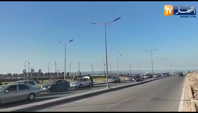 مستغانم: عدسة قناة النهار ترصد الأجواء بشاطئ سيدي مجدوب