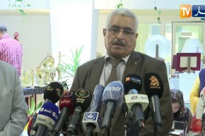 وزير السياحة يعطي تعليمات للمؤسسات الفندقية عمومية وخاصة بتخصيص جناح خاص لعرض منتوجات حرفية