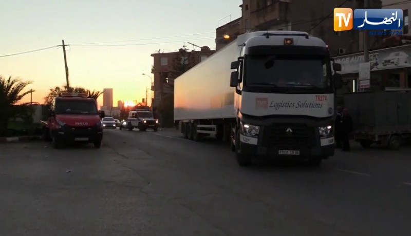 شاهد لحظة وصول لقاح سبوتنيكv إلى معهد باستور بالعاصمة