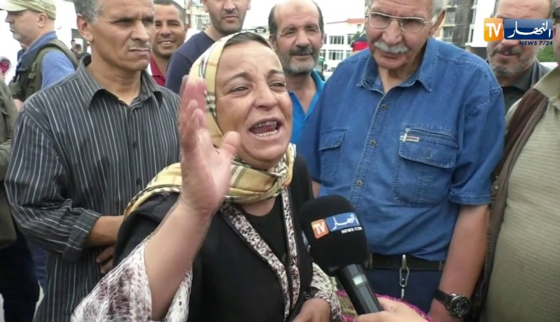 شاهد كيف ودّعت هذه المواطنة الوالي “زوخ” ووزيرة البيئة “فاطمة الزهراء زرواطي”