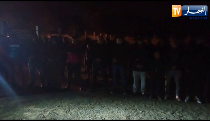 هكذا شيعت جنازة الحراق “إلياس حداد” بمقبرة الغرابة بالبليدة