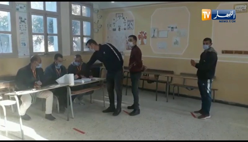 ميلة: إنطلاق عملية التصويت بمركز خنفوف الطاهر ببلدية التلاغمة