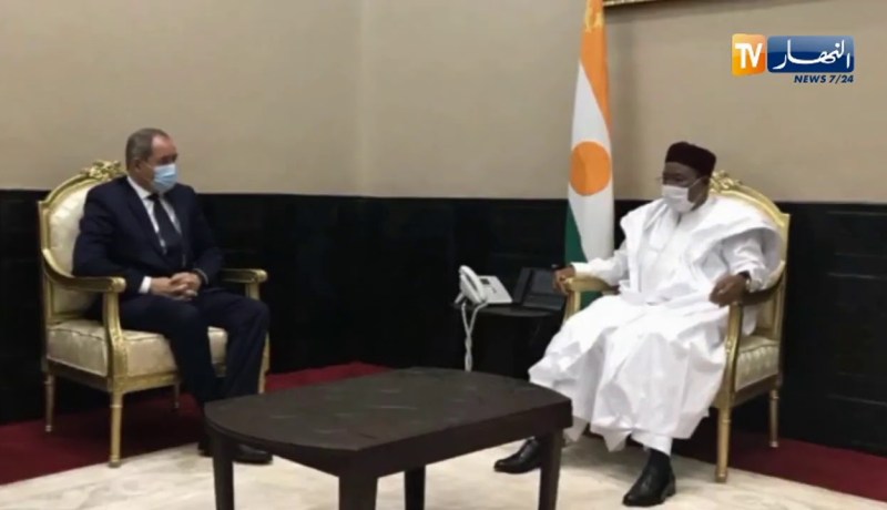 رئيس جمهورية النيجر يستقبل وزير الخارجية صبري بوقادوم