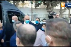 لحظة وصول وزير الصحة إلى العيادة المتعددة الخدمات بـ “حي الموز” للإشراف على حملة التلقيح ضد كورونا