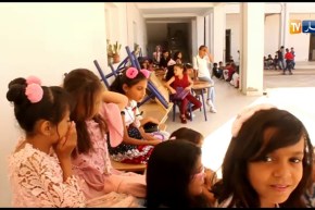 سيدي بلعباس/ تلاميذ يفترشون أرضا لعدم جاهزية مدرسة طلحة محي الدين