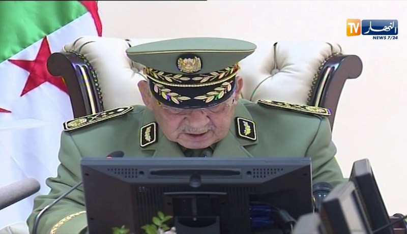 الفريق أحمد قايد صالح: “المهمة الأساسية للمدرسة الحربية هي توفير نخبة من الإطارات ذات كفاءات عالية”