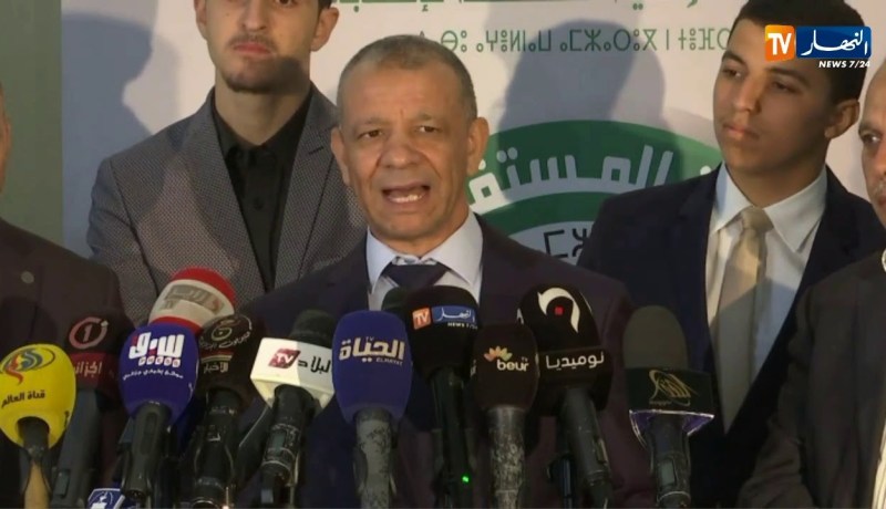 ندوة صحفية لـ “بن قرينة” عقب إيداع ملف ترشحه لرئسيات 12 ديسمبر المقبل