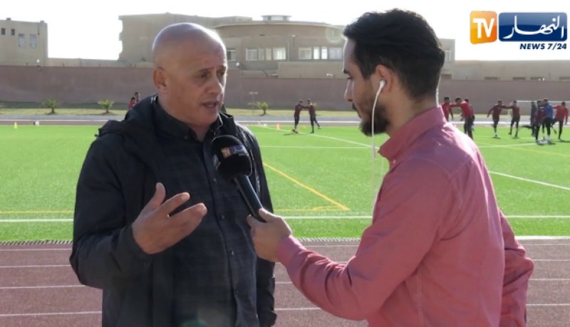 عمر غريب يحضر أول حصة تدريبية له على رأس مولودية الجزائر