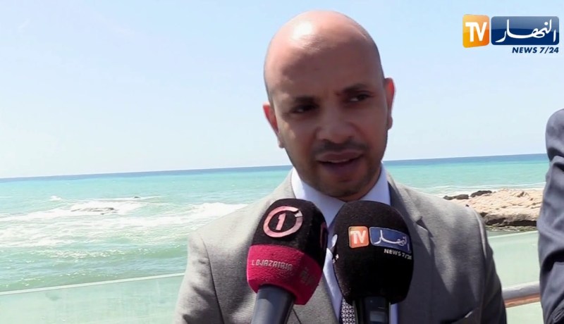 وزير الشباب والرياضة ينفي إشاعة سحب مشروع ملعب براقي من الشركة الصينية