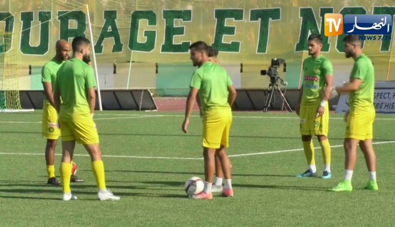 الرائد في سفرية صعبة إلى عين مليلة.. القمة في 20 أوت بين الشباب والكناري