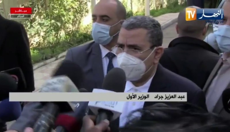 “الوزير الأول :” سيتم توزيع اللقاح على 48 ولاية