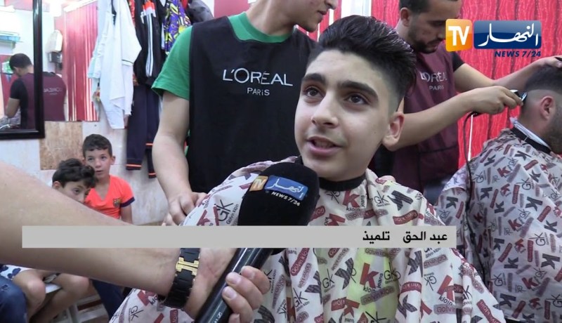 مجتمع: كرسي الحلاق..أكثر الأماكن طلبا عشية العيد