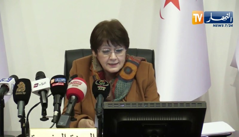 بن غبريت تطالب رؤساء المؤسسات التربوية بالحياد و الإلتزام لخلق ظروف ملائمة للتعلم