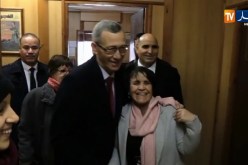 وزير الإتصال عمار بلحيمر ينتقد بشدة التغطية الإعلامية لجنازة المرحوم العيفة أويحيى