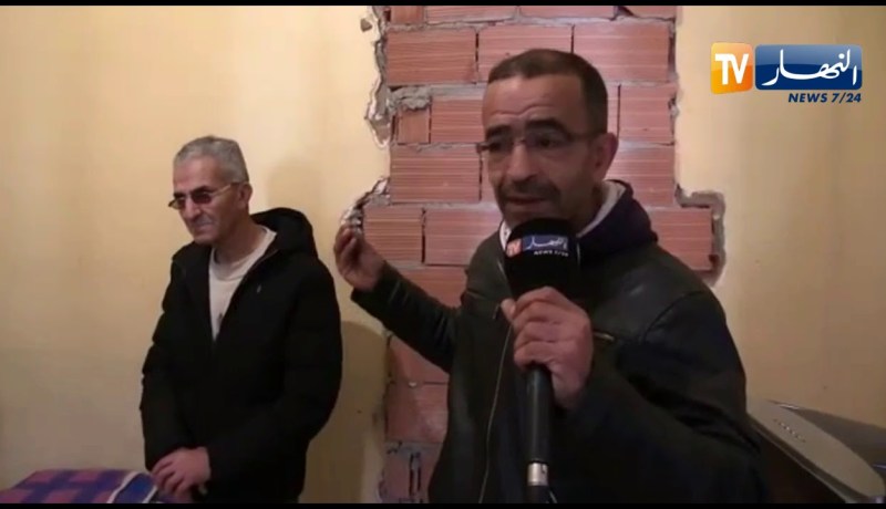 معسكر: عمي نورالدين شنتوف ..  قصة رجل مكفوف بحي باعلي يناشد السلطات لإنقاذه من التشرد رفقة إبنه