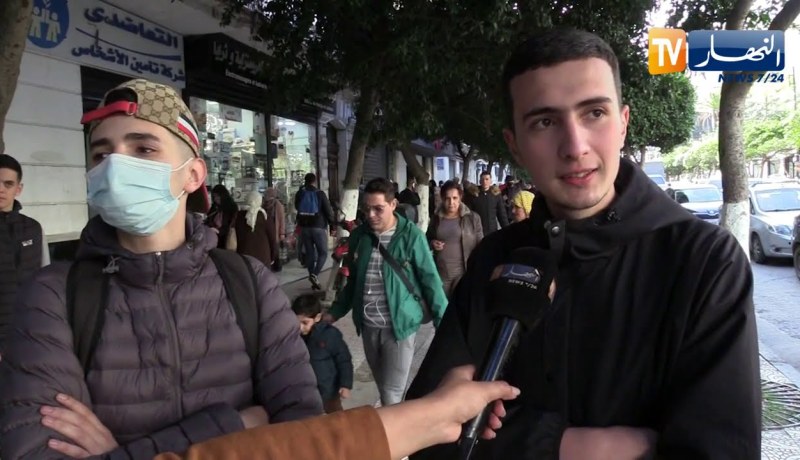 جزائريون متفائلون بلقاح” سبوتنيك V”..  بشعار” عياتنا كورونا”