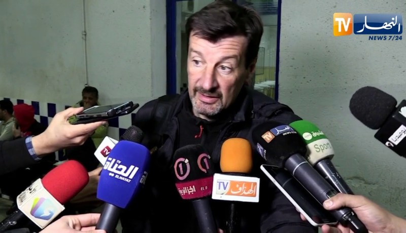 مؤيد اللافي يتعرض لضربة قوية ويفقد الوعي