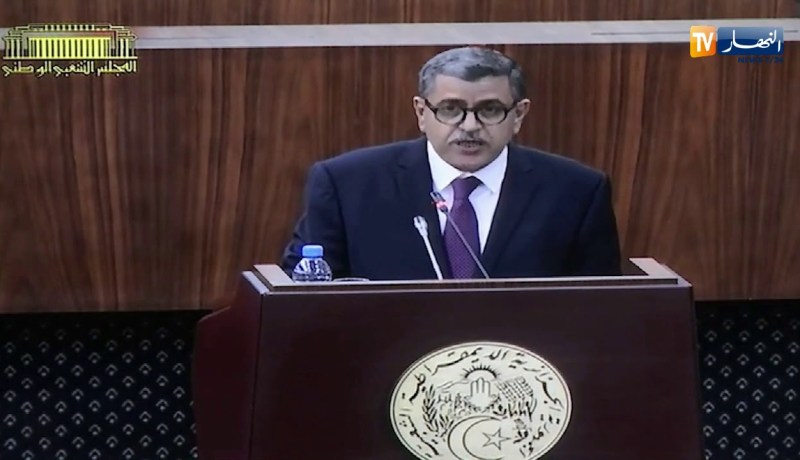 الوزير الأول: “سنضع قواعد جديدة تضمن شفافية تمويل الحملات الإنتخابية والأحزاب السياسية”