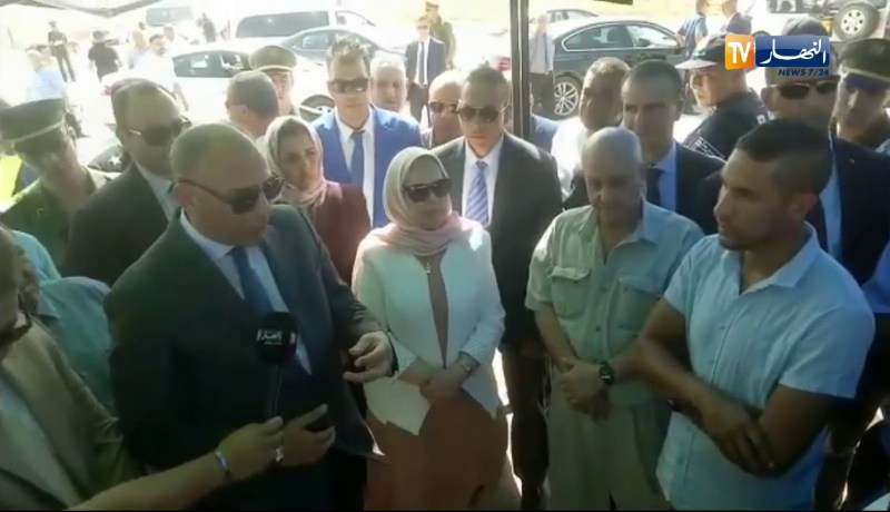 زعلان يوبخ مقاول بسبب تأخره في الأشغال: ” شوف ناس لي راهي تخدم في تينزاواطين.. راكم متأخرين بزاف”