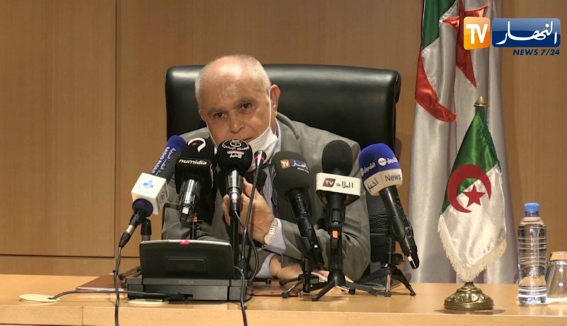 مراسم تسليم واستلام مهام وزارة الطاقة بين عرقاب وعبد المجيد عطار