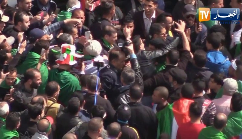 شاهد..هكذا تصرّف المتظاهرين مع بوشاشي في المسيرة بالعاصمة !!