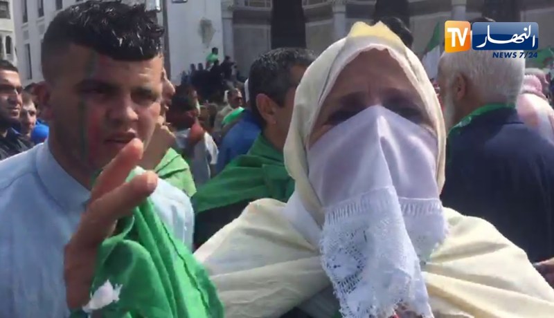 شاهد.. الحاجة تقصف بالثقيل.. “الشعب ما يوليش للّور”