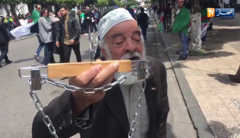 شيخ يقصف بالثقيل: “عصابة الكادنات..غلقو البرلمان بالكادنات..ديكتاتوريين العالم ما داروهاش”