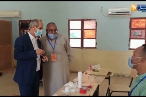 الوالي المنتدب “ساعد شنتوف” يؤدي واجبه الإنتخابي في المركز عبد الكريم المغيلي