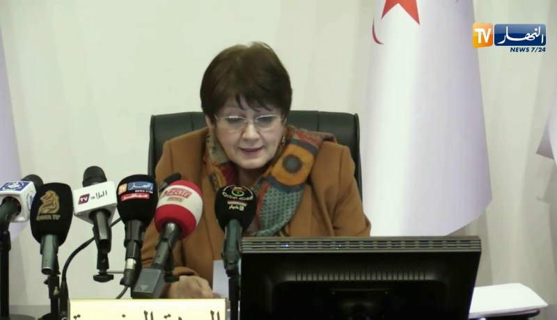 بن غبريت تدعو الأسر التربوية إلى التدبر والعمل بمسؤولية ومواجهة المخاطر التي تحيط بقطاع التربية