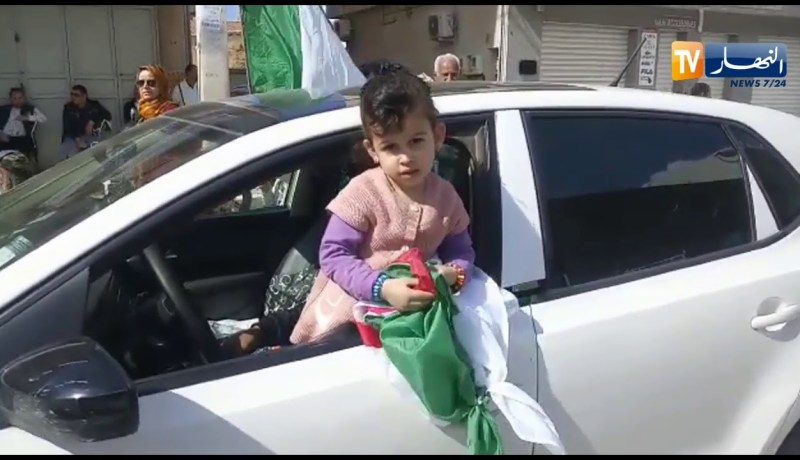 مسيرات تدخل جمعتها الثامنة من عمر الحراك تجوب شوارع البليدة