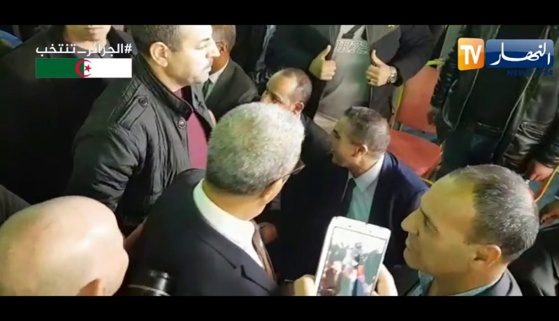 وصول بلعيد للتجمع الشعبي بالبليدة تحت هتافات..”بلعيد بريزيدون “