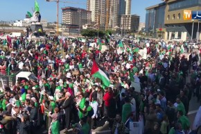 مسيرات تجوب شوارع وهران للجمعة الثامنة تحت شعار..”الشعب هو الأساس”