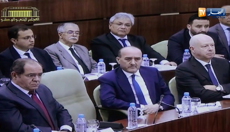 الوزير الأوالوزير الاولل: “ضرورة إصلاح النظام المالي وإستعادة التوازنات الداخلية والخارجية”