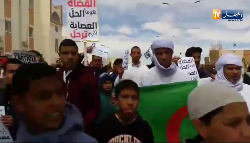 النعامة: مسيرات حاشدة وتنظيم محكم من طرف الشباب